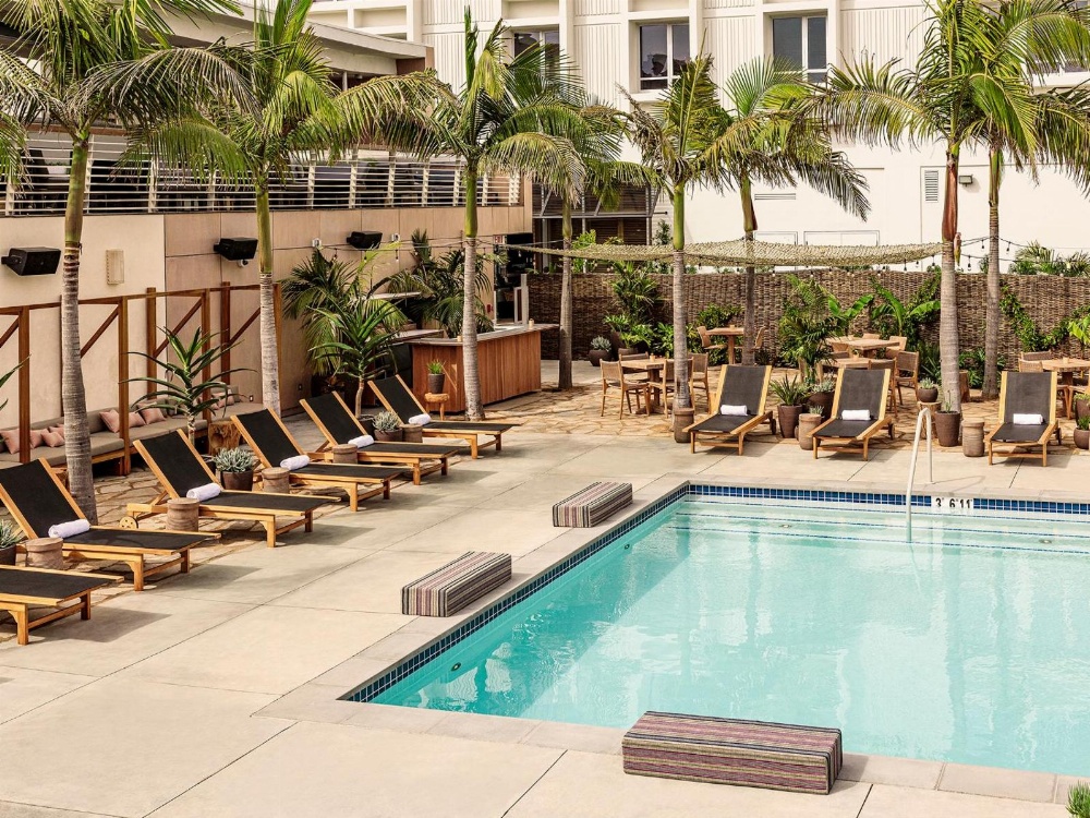 Hotel June