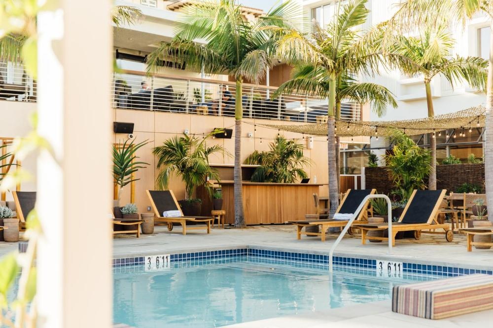 Hotel June